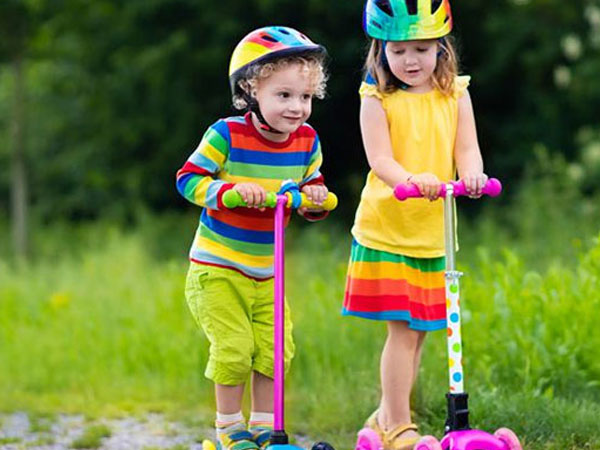 Hướng dẫn cách sử dụng xe trượt cho bé an toàn nhất